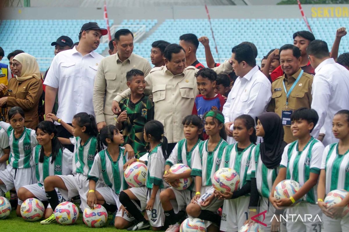 Presiden Prabowo Subianto Luncurkan 17 Stadion FIFA-Standar di Indonesia