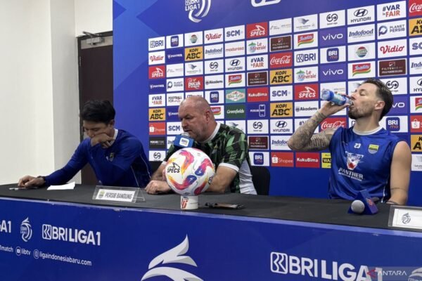 Bojan Hodak: Pertandingan Melawan Tim Bawah Justru Jadi Ujian Berat