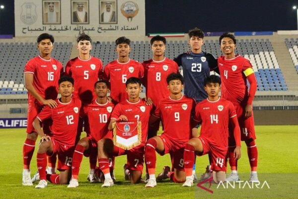 Awal Juli: Timnas U-17 Mulai Persiapan di Bali untuk Piala Dunia U-17"  

Alternatif judul lainnya:

1. "Timnas U-17 Memulai Persiapan di Bali Menjelang Piala Dunia U-17 pada Awal Juli"
2. "Persiapan Timnas U-17 di Bali Dimulai Awal Juli untuk Piala Dunia U-17"
3. "Piala Dunia U-17: Timnas U-17 Mulai Latihan di Bali Sejak Awal Juli"
4. "Awal Juli, Timnas U-17 Intensifkan Latihan di Bali untuk Piala Dunia U-17"
5. "Timnas U-17 Siap Hadapi Piala Dunia U-17: Persiapan Dimulai di Bali pada Awal Juli