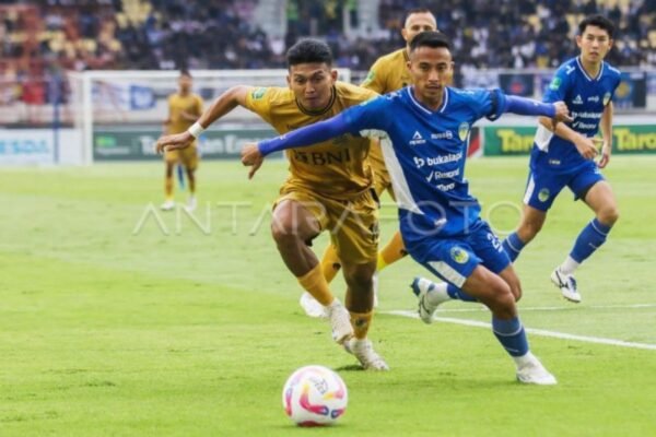Sure! Here are some alternative titles for "Jadwal Lengkap PSIM Yogyakarta di Super League Musim 2025/2026":

"Rincian Jadwal PSIM Yogyakarta di Super League 2025/2026"
"Jadwal Pertandingan PSIM Yogyakarta di Super League 2025/2026"
"Kapan PSIM Yogyakarta Bertanding di Super League Musim 2025/2026"
"Daftar Lengkap Jadwal PSIM Yogyakarta di Super League 2025/2026"
"Informasi Jadwal PSIM Yogyakarta di Super League 2025/2026"
"PSIM Yogyakarta: Jadwal Pertandingan Super League 2025/2026"
"Semua yang Perlu Diketahui: Jadwal PSIM Yogyakarta di Super League 2025/2026" 

Feel free to choose or modify any of these suggestions!